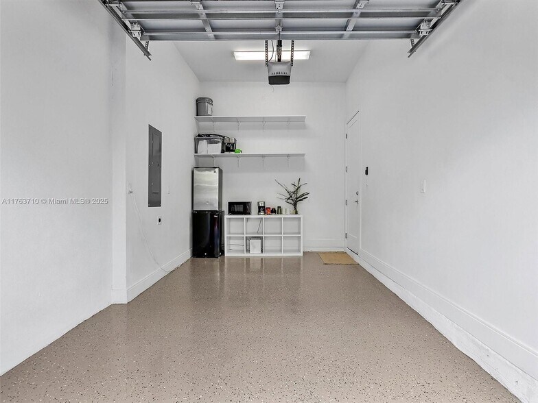 Building Photo - 4440 NW 80th Ave