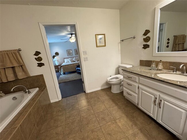 Building Photo - 2301 Tredington Ct