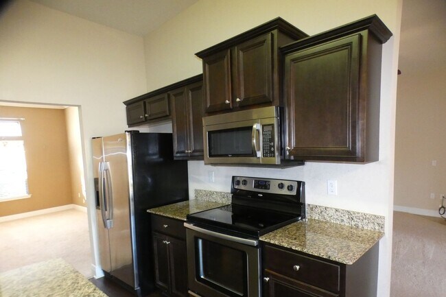 Building Photo - Spacious 4-Bedroom Home - Pace Mill Creek