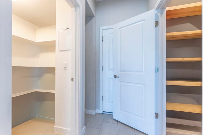 Building Photo - 8709 Corvus Dr