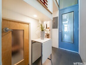 Building Photo - 163 W 200 S