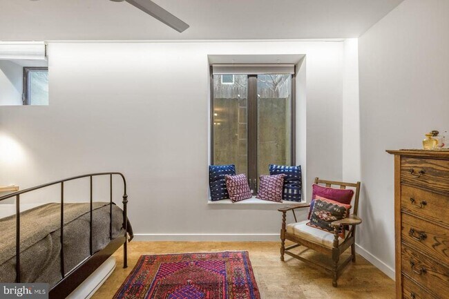 Building Photo - 1306 Hope St