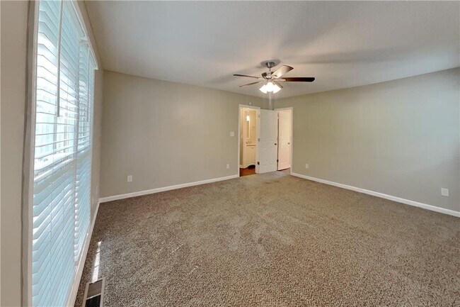 Building Photo - 241 Kipling Dr