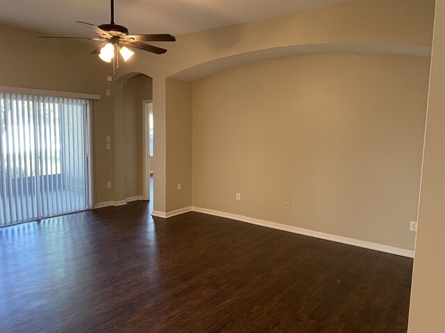 Building Photo - 2879 Pebblewood Ln