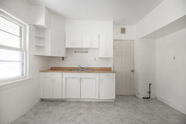 Building Photo - 8505 Garfield Blvd