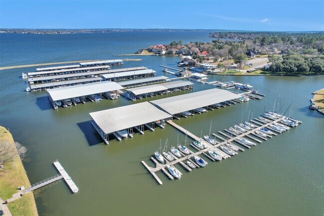 Building Photo - 12900 Walden Rd