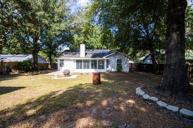 Building Photo - 3014 Windsor Cir