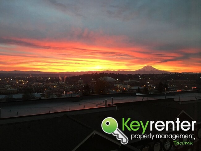 Building Photo - Luxury View Home in Gas Lamp Terrace, near...