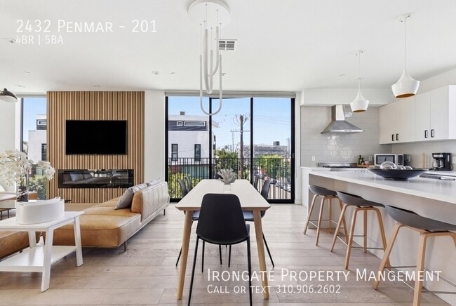 Building Photo - 2432 Penmar-201