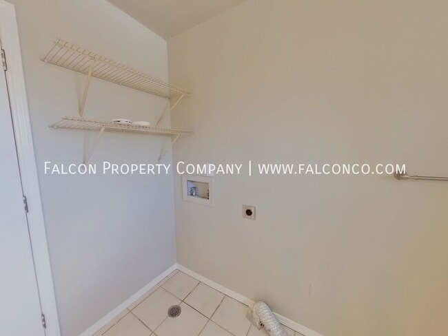 Building Photo - 6157 Desoto Dr