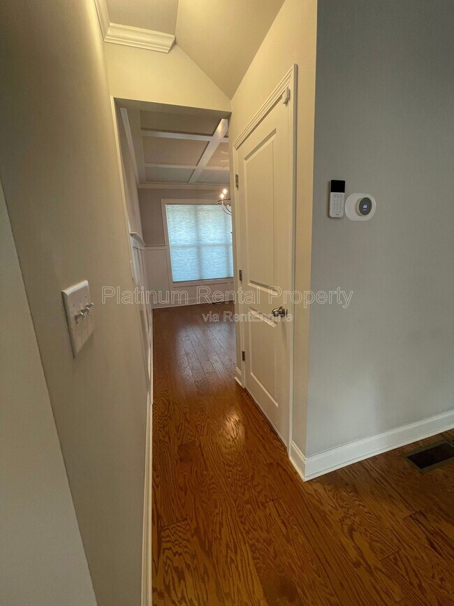 Building Photo - 8225 Crooked Crk Dr