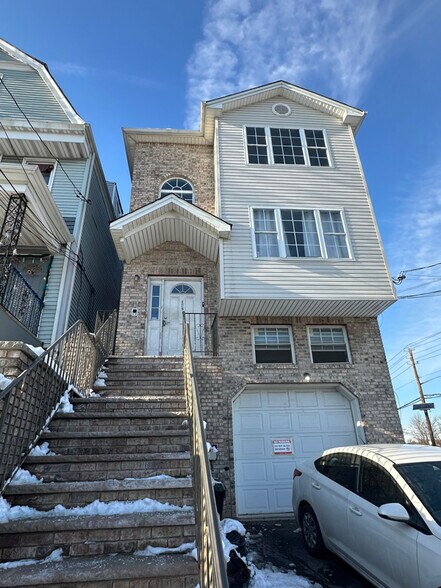 Building Photo - 347 Ridgewood Ave