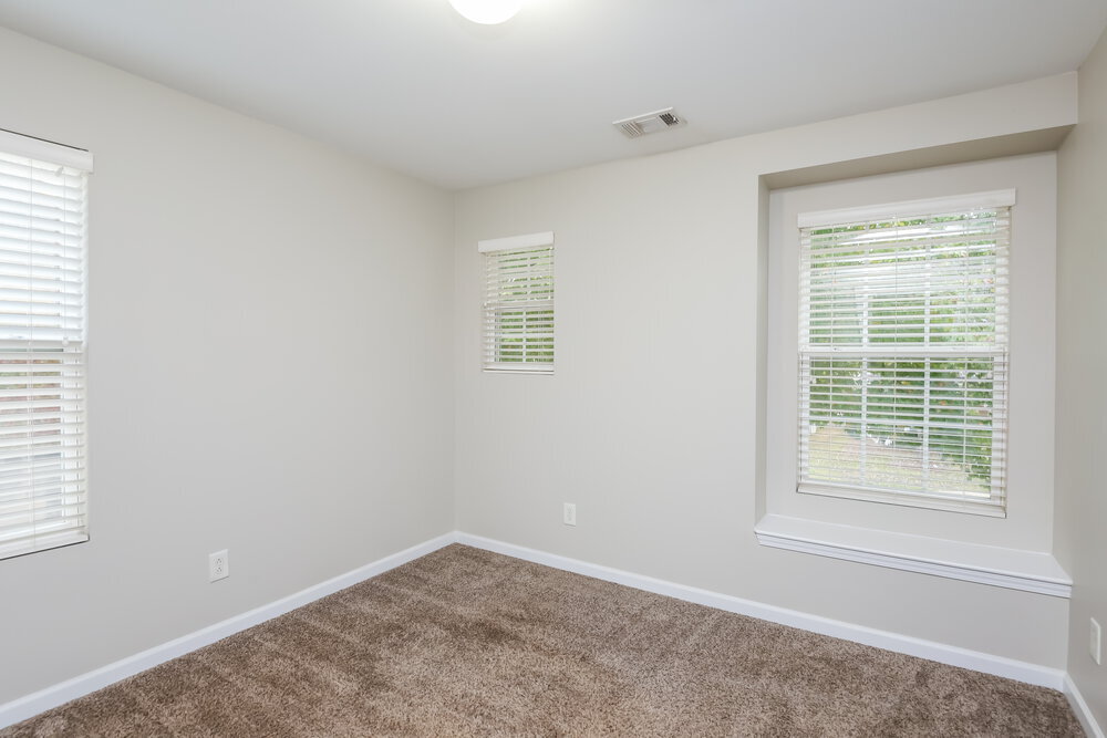 Building Photo - 307 Kaley Dr