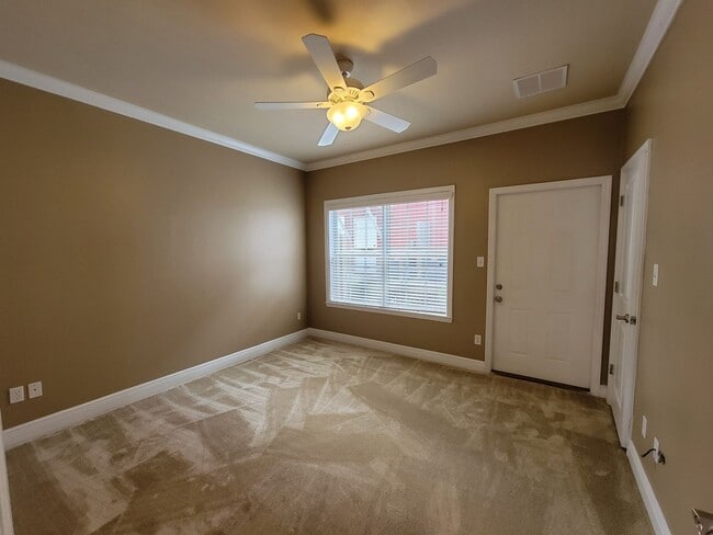 Building Photo - 3 Bedroom town home for rent $1450 August ...