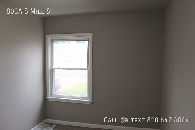 Building Photo - 803 S Mill St