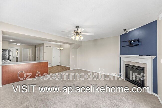 Building Photo - 2216 SW Rambling Vine Rd