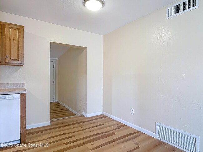 Building Photo - 1590 Hilldale Rd