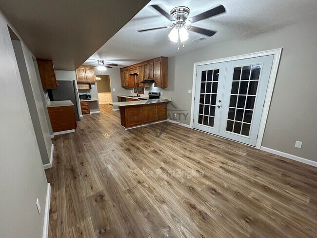 Building Photo - 100 Kendallwood Dr