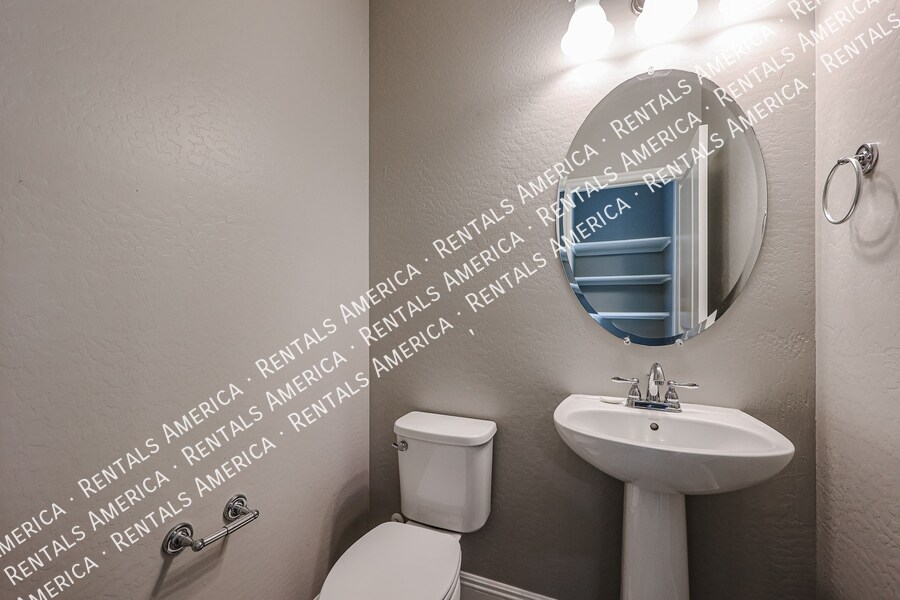 Building Photo - 263 N 69th Pl