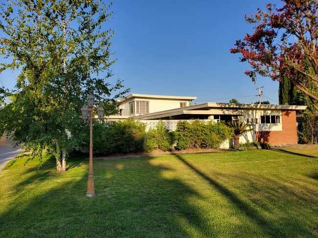 Building Photo - 224 Santa Rosa Rd