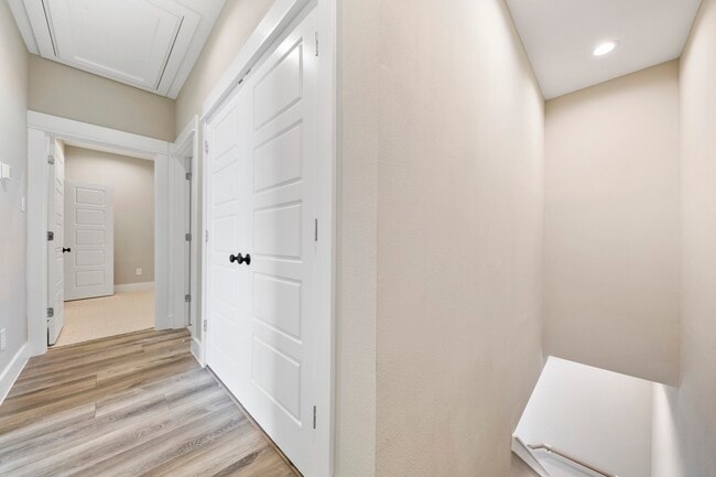 Building Photo - 5214 Pinemont Creek Ln