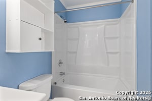 Building Photo - 6502 Spring Branch St