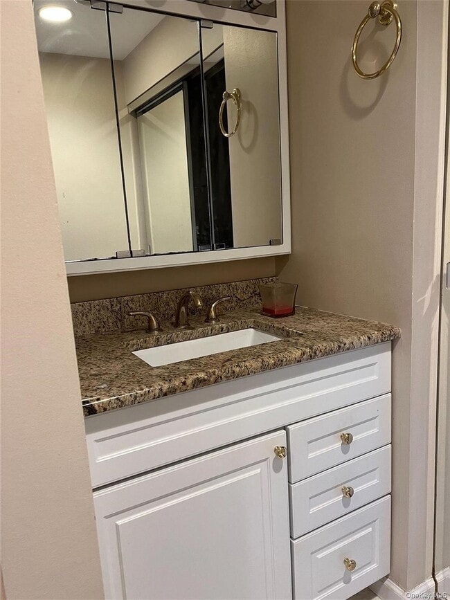 Building Photo - 65 Gateway Dr