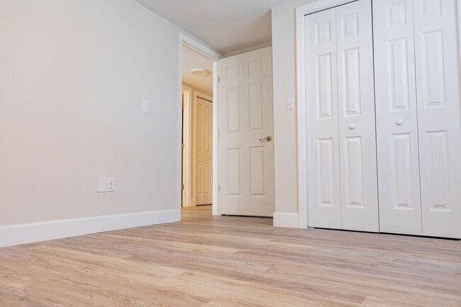 Building Photo - 626 W Central Ave