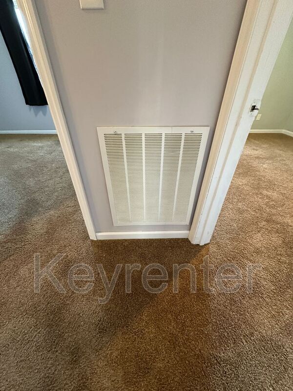 Building Photo - 300 Jefferson Ln