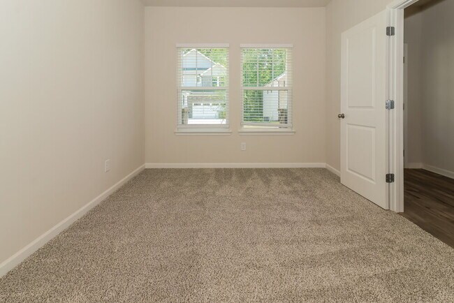 Building Photo - 512 Magnolia Dr