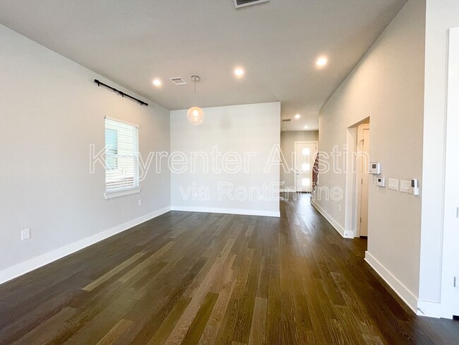 Building Photo - 6112 Seville Dr