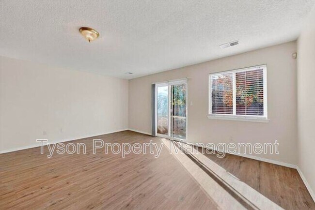 Building Photo - 6605 Ventana Hills Rd NW