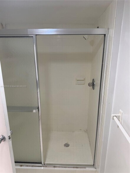 Building Photo - 1811 Sabal Palm Dr