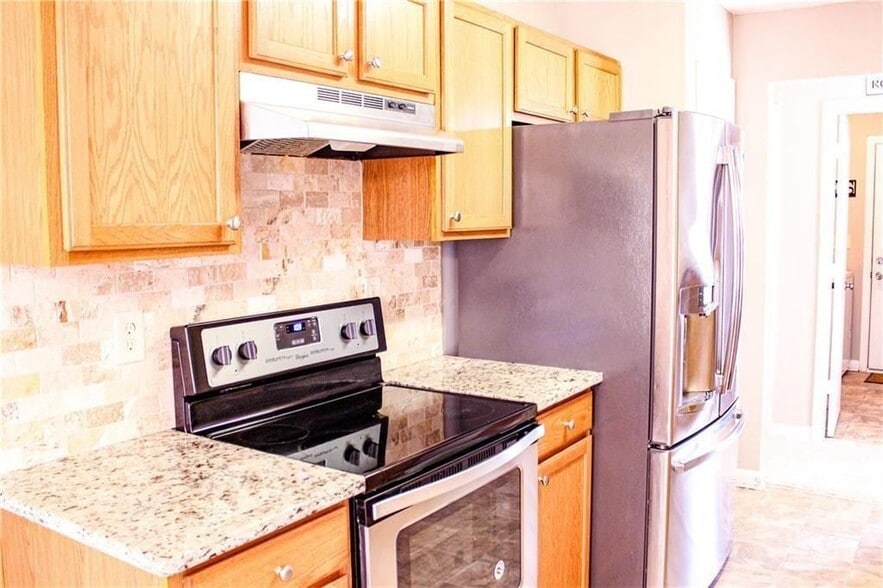 Building Photo - 4445 Scotland Ct SW