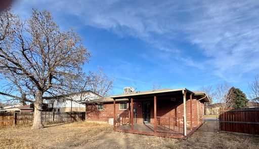 Building Photo - Spacious 5-Bedroom Single-Family Home with Fenced Yard & Garage