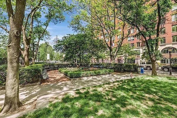 Building Photo - 380 Rector Pl