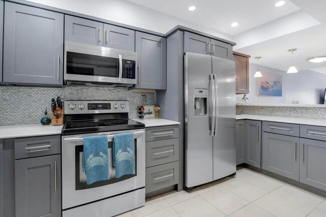 Building Photo - 1839 SE 4th St