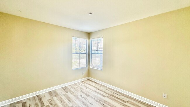 Building Photo - 5751 Galloway Pl