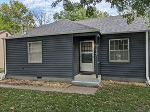 Building Photo - 2232 SW Plass Ave