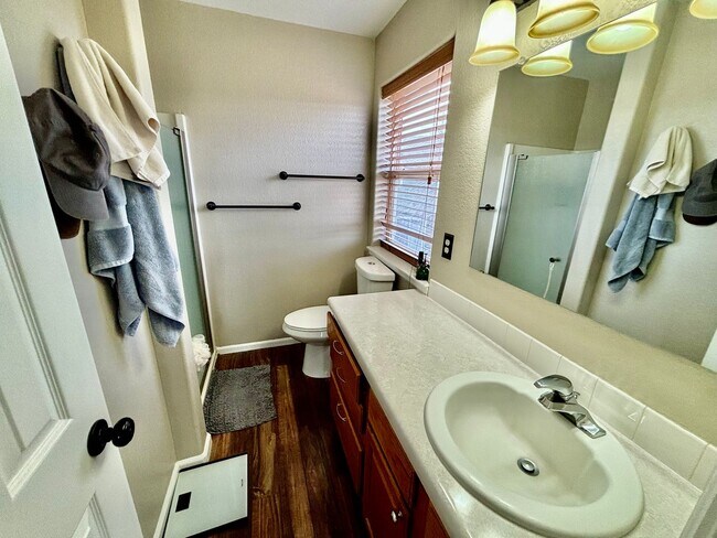 Building Photo - Spacious 2 Bed 2.5 Bath Townhouse in Northeast Fort Collins