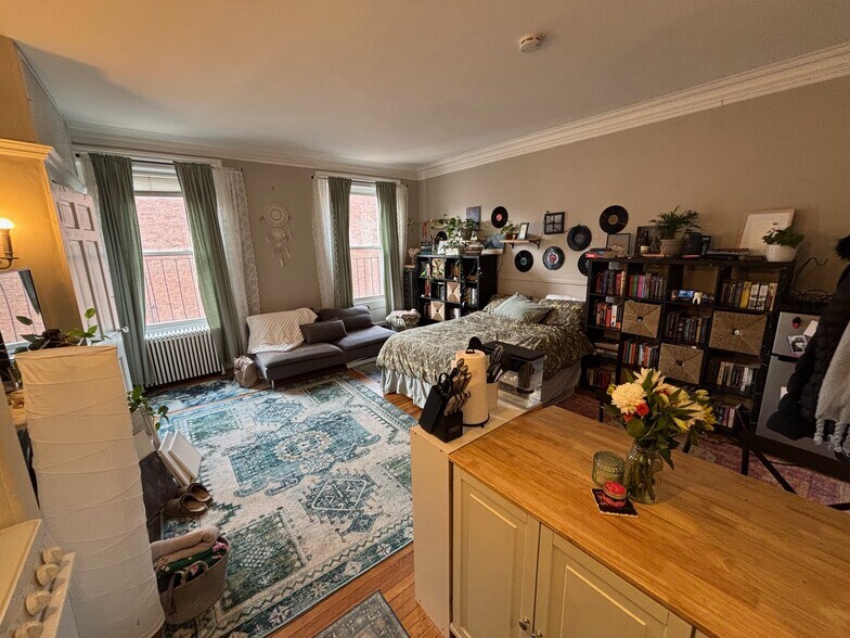 Building Photo - 85 Charles St