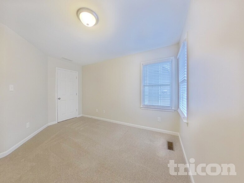 Building Photo - 3435 Emily Pl