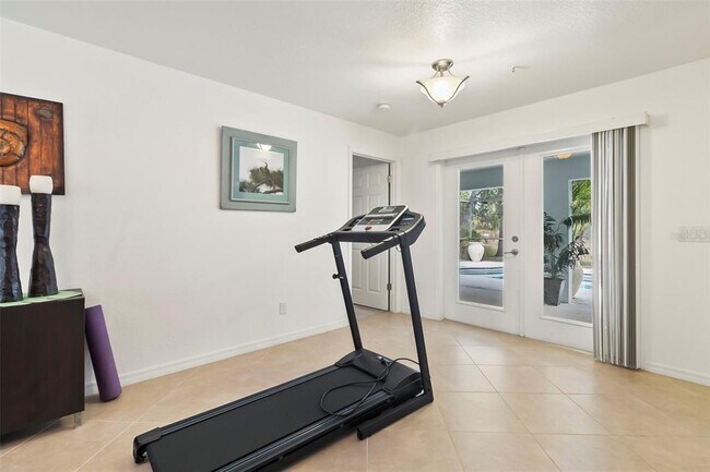 Building Photo - 1728 Kadashow Ave