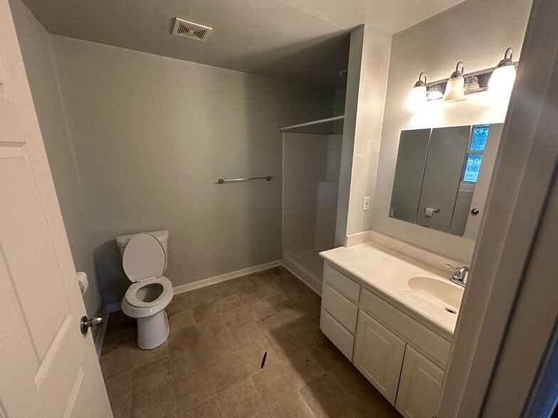 Building Photo - 1614 Venus Dr