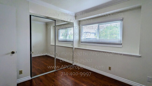 Building Photo - 15068 Mountain Spring St