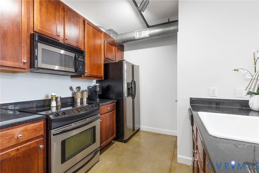 Building Photo - 815 Porter St