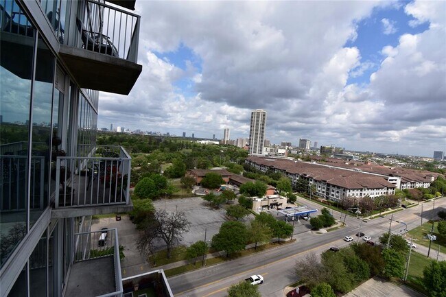 Building Photo - 5925 Almeda Rd