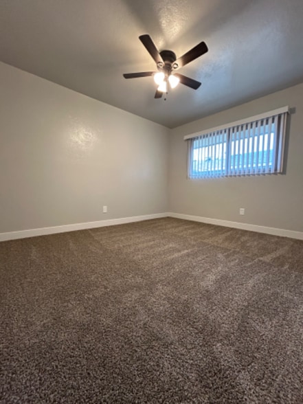 Building Photo - 3325 E Clinton Ave