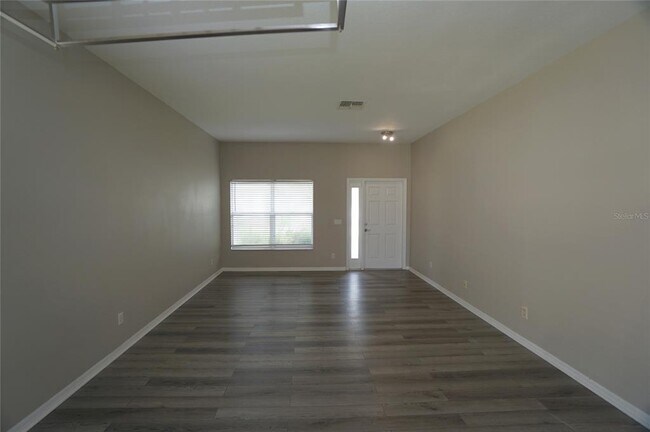 Building Photo - 9468 Leatherwood Ave