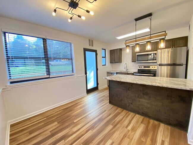 Building Photo - Faris Ridge Condominiums